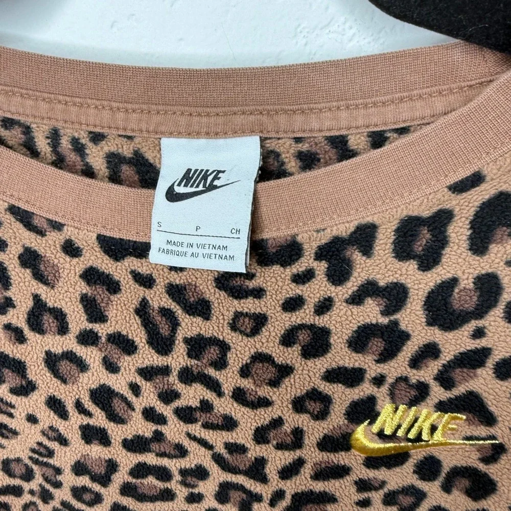 Nike Leopard Print Fleece Crewneck Sweatshirt Brown Black‎ Gold Logo Small Cozy